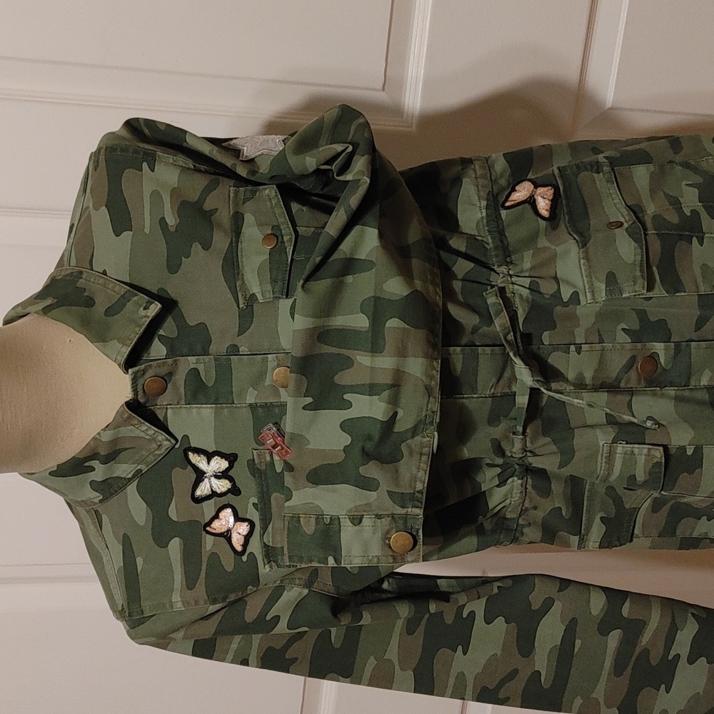 🤢 Justice Jacket - Picture 6 of 14